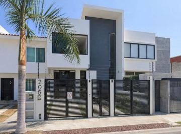 Casa de 3 habitaciones, Puerto Vallarta · Venta de Casa en La Colonia Fluvial Vallarta en Puerto Vallarta en Jalisco