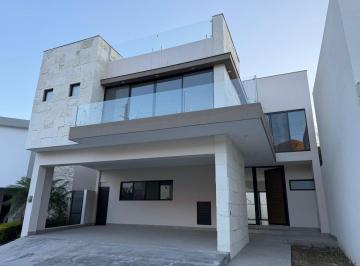 Casa de 4 habitaciones, Monterrey · Casa en Venta en Monterrey Zona Carretera Nacional La Joya Residencial