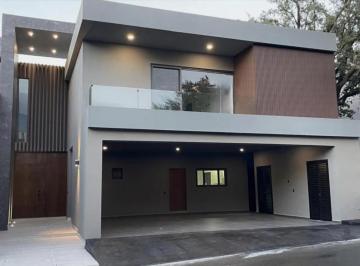 Casa de 3 habitaciones, Monterrey · Casa en Venta en Monterrey Zona Carretera Nacional La Joya Residencial