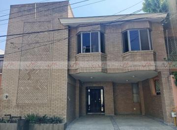 Casa · 250m² · 4 Recámaras · 2 Estacionamientos · Casa en Renta en San Pedro Garza García