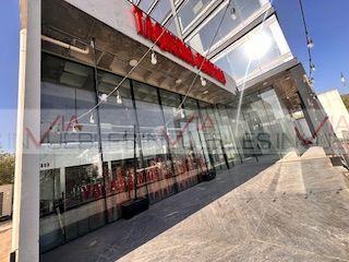 Local comercial · 101m² · 7 Estacionamientos · Local Comercial en Venta en Monterrey