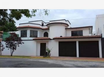Casa · 350m² · 3 Recámaras · 2 Estacionamientos · Casa en Renta en Concepción Buenavista