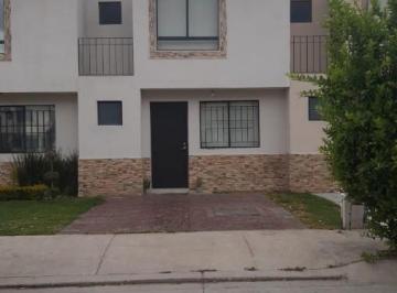 Casa · 87m² · 2 Recámaras · 2 Estacionamientos · Casa en Venta