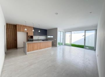 Casa de 4 habitaciones, Corregidora · Casa de 4 Recámaras en Venta, con Roof Garden en Real del Bosque, Corregidora Querétaro
