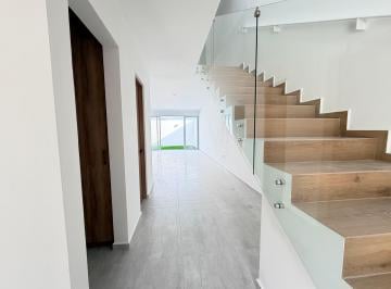 Casa de 4 habitaciones, Corregidora · Casa de 4 Recámaras en Venta, con Roof Garden en Real del Bosque, Corregidora Querétaro
