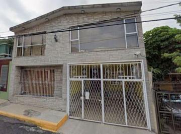 Casa de 5 habitaciones, Naucalpan de Juárez · Casa en Venta en Colina de Los Frailes 14, Boulevares, Naucalpan de Juárez.
