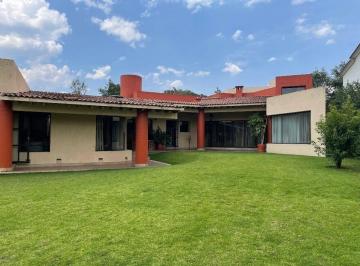 Casa · 1247m² · 4 Recámaras · 4 Estacionamientos · Paseo de Los Encinos, Club de Golf Los Encinos Lerma