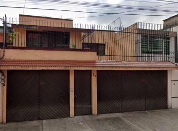 Casa de 4 habitaciones, Venustiano Carranza · Casa en Venta en Jardin Balbuena Venustiano Carranza Cdmx