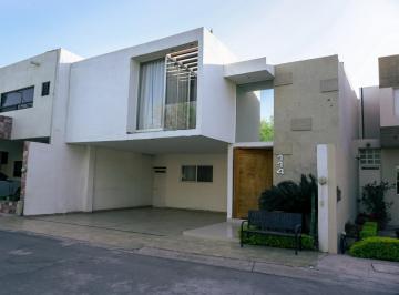 Casa · 296m² · 3 Recámaras · 2 Estacionamientos · Casa en Venta en Cerrada en La Ciudad de Gomez Palacio