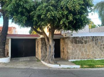 Casa de 4 habitaciones, Zapopan · Casa en Villa Universitaria | Ideal Para Oficinas o Remodelación