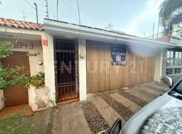 Casa · 273m² · 5 Recámaras · 2 Estacionamientos · Se Vende Casa Col. Independencia