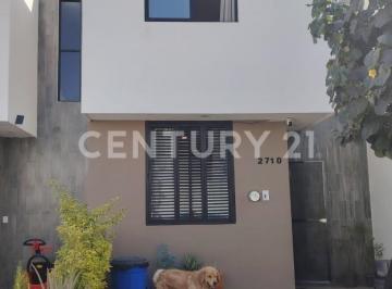 Casa · 94m² · 3 Recámaras · 2 Estacionamientos · Venta Casa Puerta de Piedra en Tlajomulco