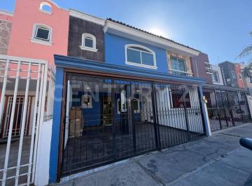 Casa en condominio · 132m² · 3 Recámaras · 2 Estacionamientos · Casa en Venta en Rinconada San Isidro