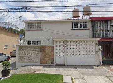 Casa de 4 habitaciones, Naucalpan de Juárez · Casa en Venta en Cto. Pintores 109, Cd. Satélite, Naucalpan de Juárez, Méx.