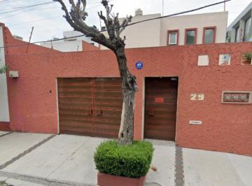 Casa de 4 habitaciones, Azcapotzalco · Casa con 4 Recámaras de 251 m² Terreno en Venta en San Álvaro