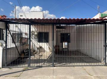 Casa de 2 habitaciones, Tlajomulco de Zúñiga · Casa con 96 m² Superficie de Terreno, 2 Recámaras en Venta en Hacienda Santa Fe