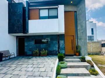 Casa · 172m² · 4 Recámaras · 2 Estacionamientos · Casa en Venta de Oportunidad con Rec en Pb. Lomas de Angelopolis
