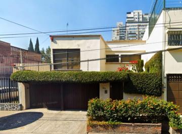 Casa de 4 habitaciones, Benito Juárez · Casa con 336 m² de Terreno, 4 Recámaras en Venta en Letrán Valle