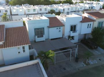 Casa · 165m² · 3 Recámaras · 2 Estacionamientos · Casa en Venta en Privada Valle Alto