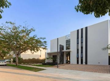 1 · Casa en Venta en Privada Ravenna en Cabo Norte Merida Yucatan