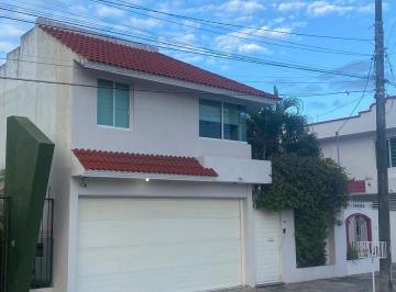 Casa · 261m² · 3 Recámaras · 2 Estacionamientos · Casa en Venta, Fracc. Virginia, Boca del Río, Veracruz