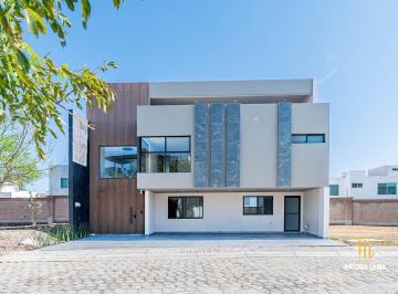 Casa · 395m² · 3 Recámaras · 3 Estacionamientos · Casa en Venta en Parque Dublín, Lomas de Angelópolis III