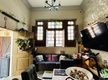 Casa · 327m² · 8 Recámaras · 2 Estacionamientos · Casa en Venta en Santa María La Ribera Para Remodelar