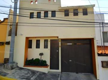 Casa de 3 habitaciones, Cuernavaca · Venta de Casa en Cuernavaca