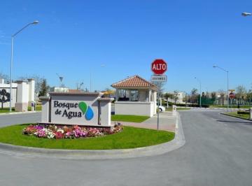 Casa · 168m² · 3 Recámaras · 2 Estacionamientos · Casa - Bosque de Agua