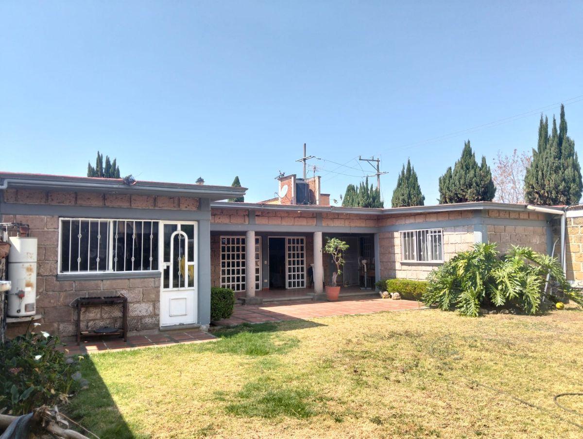 House with 900 m&sup2; Land Area, 4 Bedrooms for Sale in Pueblo Totolapan