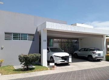 Casa en condominio · 191m² · 2 Recámaras · 3 Estacionamientos · Hermosa Casa de Una Planta en Venta en Villas Santa Anita