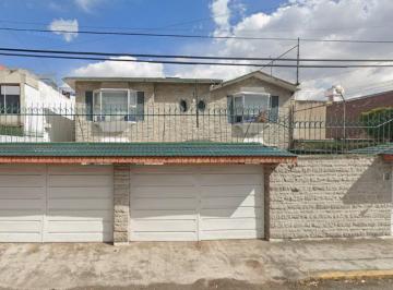 Casa de 4 habitaciones, Toluca · Venta de Casa en Toluca