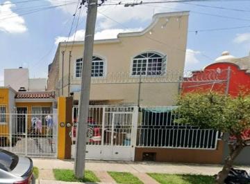Casa de 3 habitaciones, Guadalajara · Se Vende Casa en Jalisco, Guadalajara, Los Arrayanes.