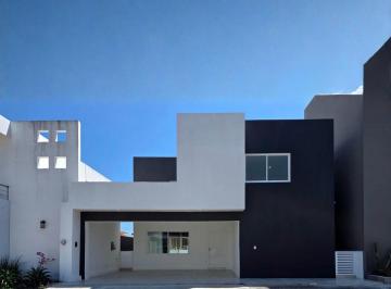 Casa · 280m² · 4 Recámaras · 2 Estacionamientos · Casa en Venta en Las Palmas