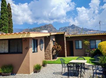 Villa de 6 habitaciones, Tepoztlán · Residencia con 2 Villas en Venta en Tepoztlán
