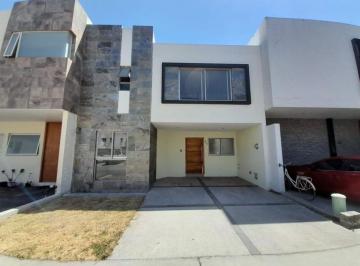 Casa en condominio de 3 habitaciones, Zapopan · Hermosa Residencia en Renta en Coto Muran en Solares