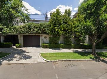 Casa de 4 habitaciones, Miguel Hidalgo · Casa con 4 Recámaras en Venta, 562 m² Superficie de Terreno, Lomas de Chapultepec