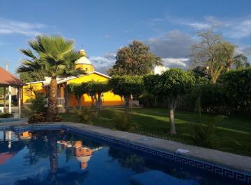 Casa de 4 habitaciones, Xochitepec · Casa en Venta Lomas del Manantial, Morelos