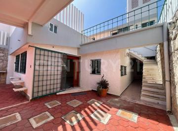 Oficina · 284m² · 5 Recámaras · 4 Estacionamientos · Casa en Venta en Sm 20, Cancún Centro con Departamento Independiente Le1925