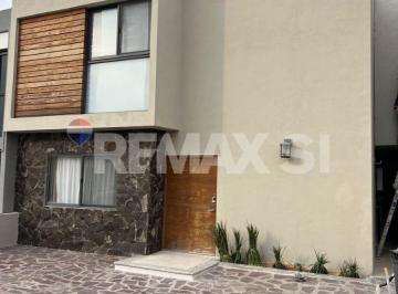 Casa de 3 habitaciones, Querétaro · Casa Venta Altozano Cond. Flama