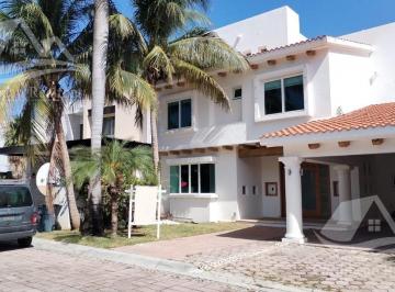 Casa · 480m² · 3 Recámaras · Casa en Venta en Isla Dorada Cancun
