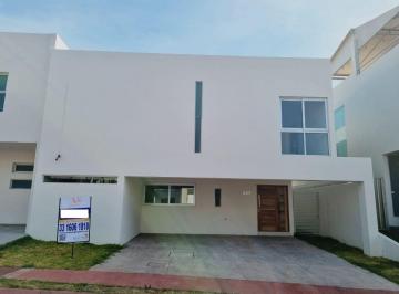 Casa de 4 habitaciones, Tlajomulco de Zúñiga · Casa Residencial en Venta Fraccioamiento La Rioja
