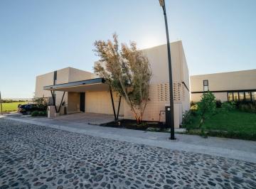 Casa en condominio · 312m² · 3 Recámaras · 3 Estacionamientos · Casa en Venta en Querétaro Lomas del Campanario Norte