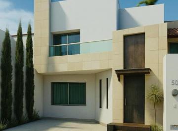 Casa · 345m² · 6 Recámaras · 4 Estacionamientos · Casa en Fraccionamiento Las Torres
