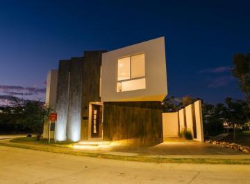 Casa en condominio · 224m² · 3 Recámaras · 2 Estacionamientos · Casa en Venta en Valles del Molino a