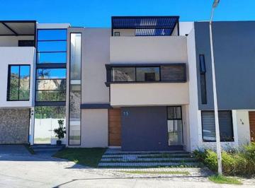 Casa de 3 habitaciones, Zapopan · Casa en Venta en Valle Imperial