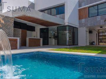 Casa · 500m² · 4 Recámaras · 3 Estacionamientos · Casa en Venta en Fracc. Lomas del Mar, Alvarado Veracruz.