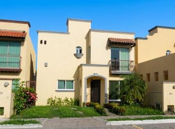 Casa en condominio de 4 habitaciones, Centro · Casa en Puerta Real, Villahermosa Tabasco.