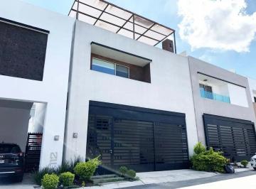 1 · Casa en Renta en Cumbres Madeira