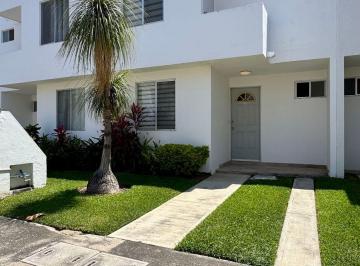 Casa de 3 habitaciones, Bahía de Banderas · Off! Renta de Casa con Excelente Ubicación, Totalmente Amueblada y Equipada a 10 Minutos de La Playa